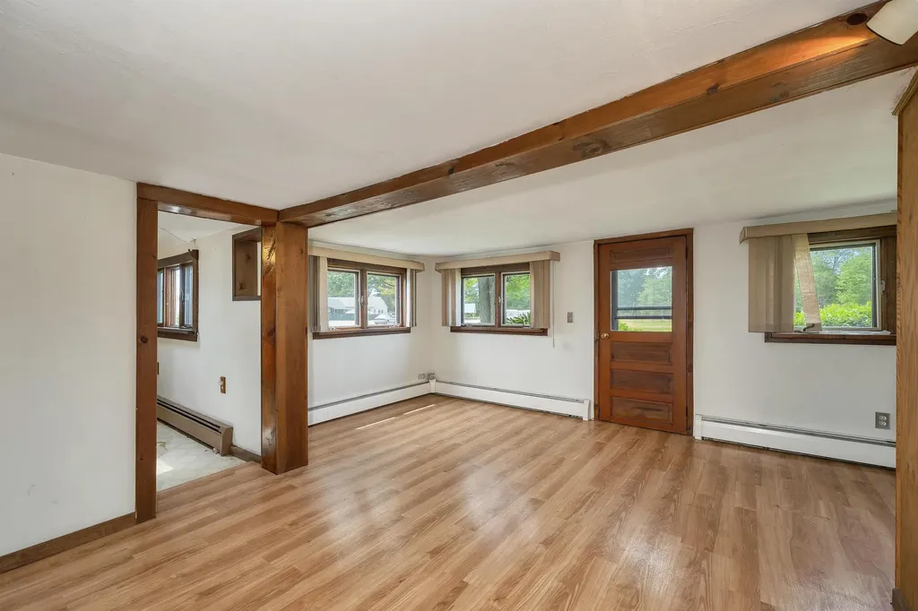 13 Elm Street Epping NH 03042