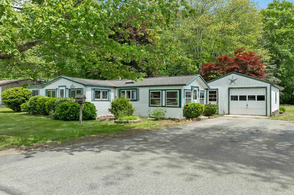 13 Elm Street Epping NH 03042