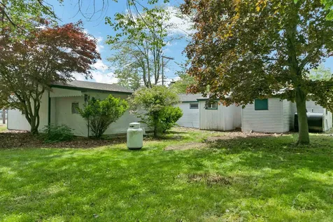 13 Elm Street Epping NH 03042
