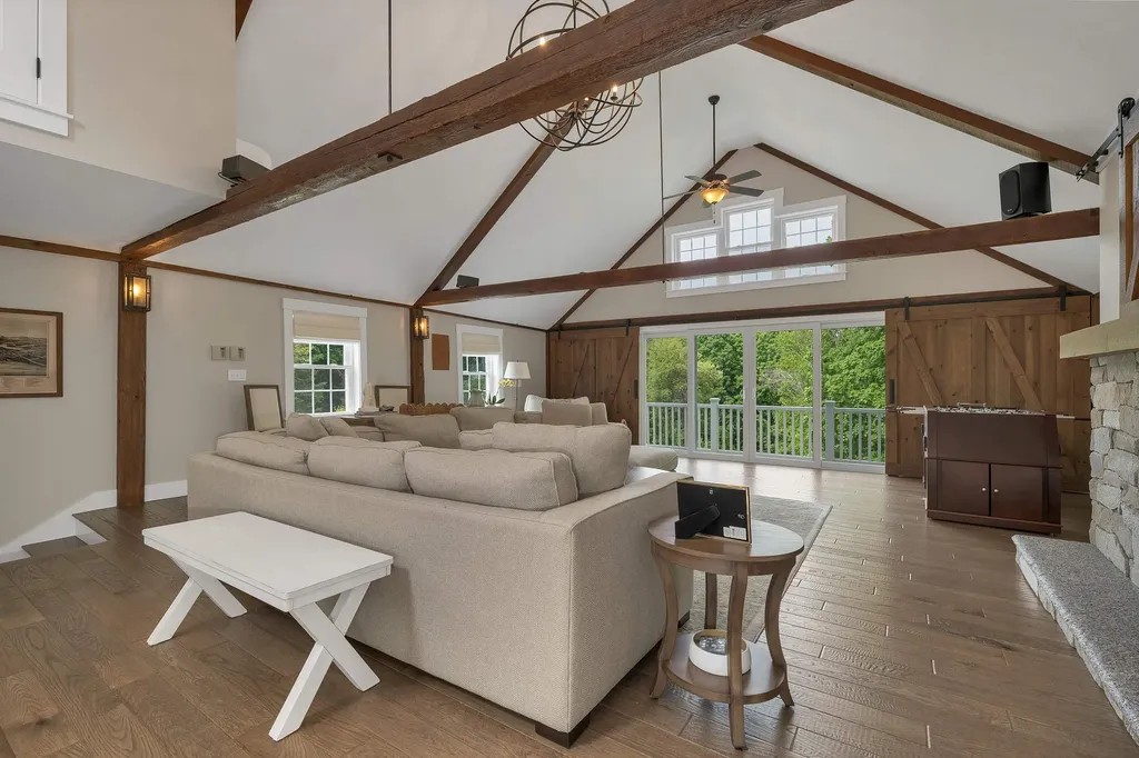 153 N Main Street Wolfeboro NH 03894