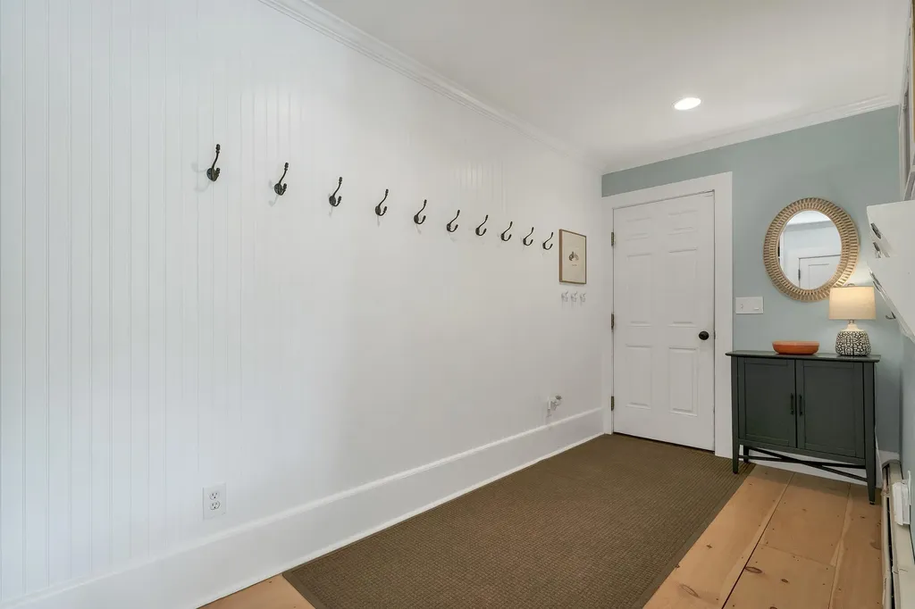 153 N Main Street Wolfeboro NH 03894