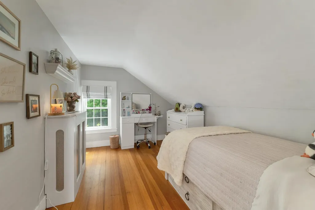 153 N Main Street Wolfeboro NH 03894