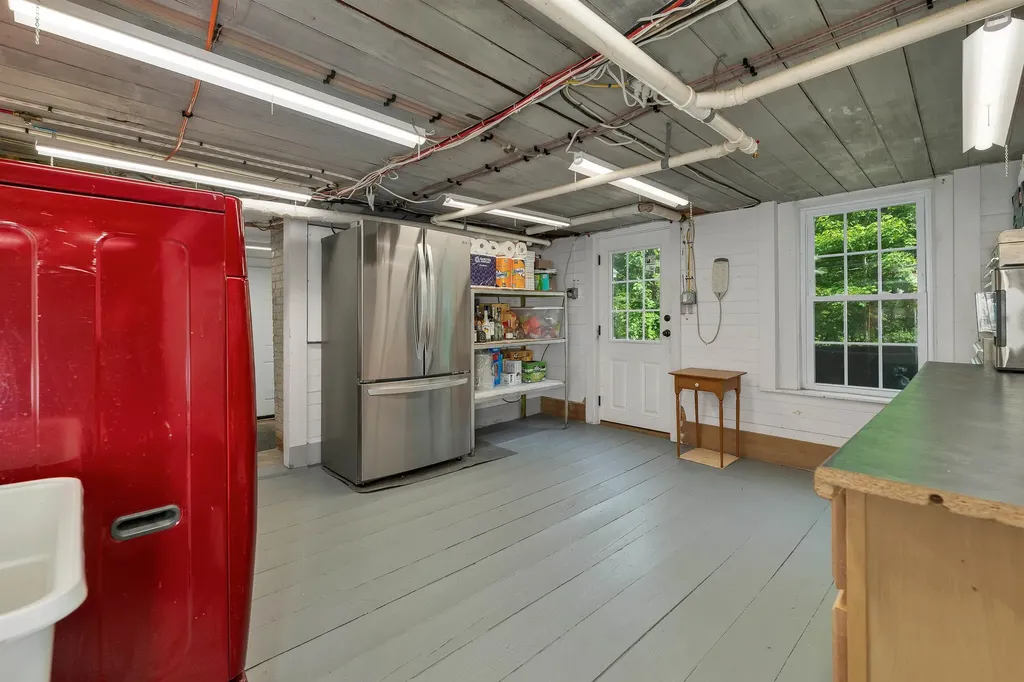 153 N Main Street Wolfeboro NH 03894