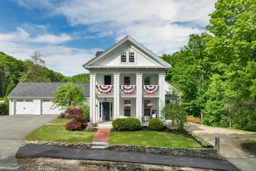 153 N Main Street Wolfeboro NH 03894