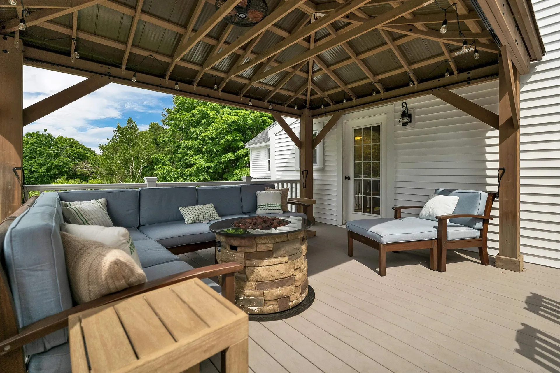 153 N Main Street Wolfeboro NH 03894