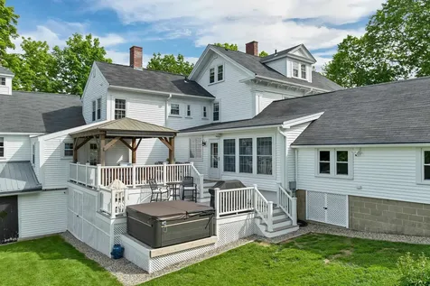 153 N Main Street Wolfeboro NH 03894