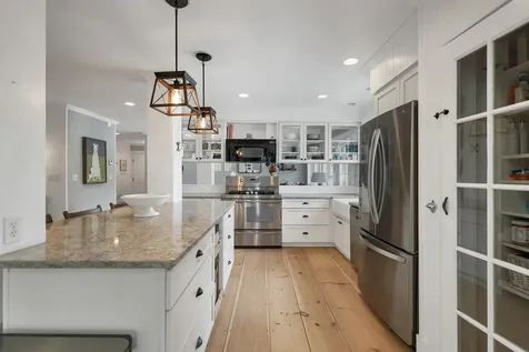 153 N Main Street Wolfeboro NH 03894