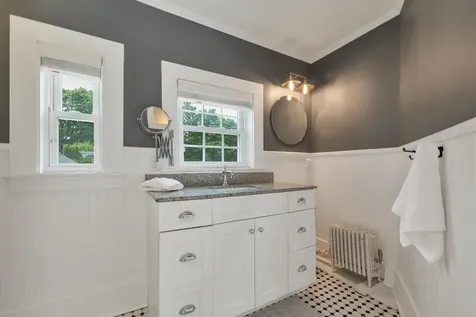 153 N Main Street Wolfeboro NH 03894
