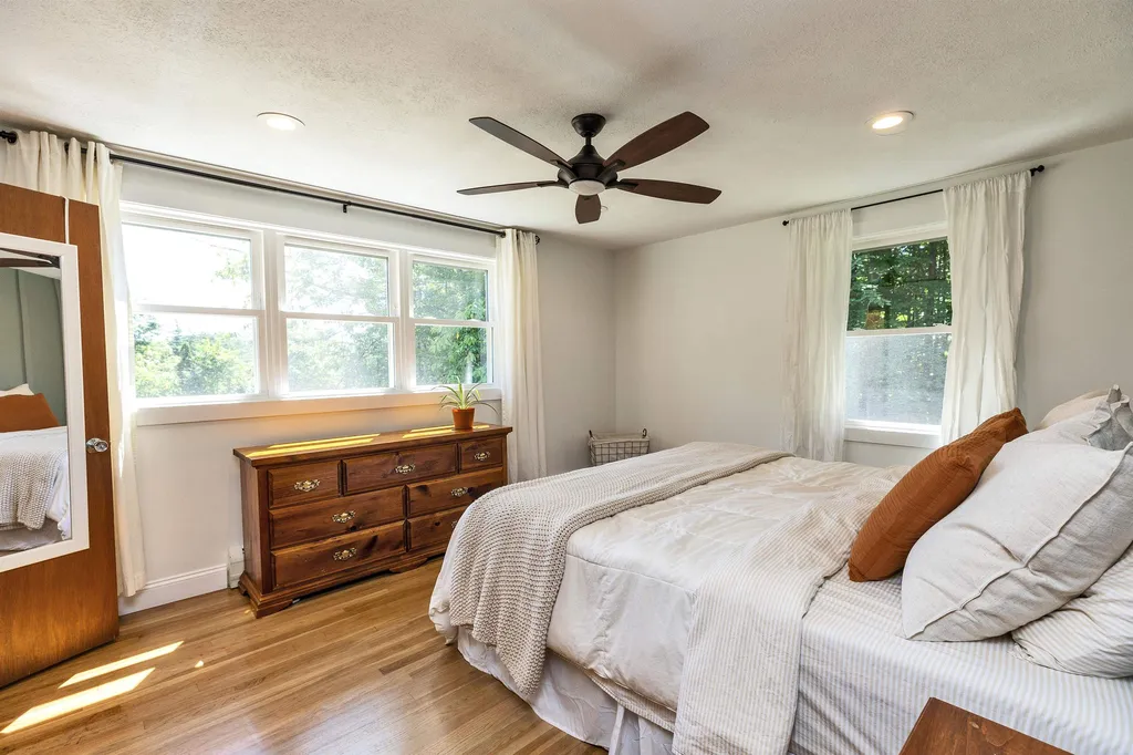 16 Currier Avenue Peterborough NH 03458