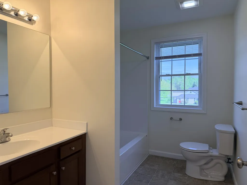 4B Red Oak Way Boscawen NH 03303
