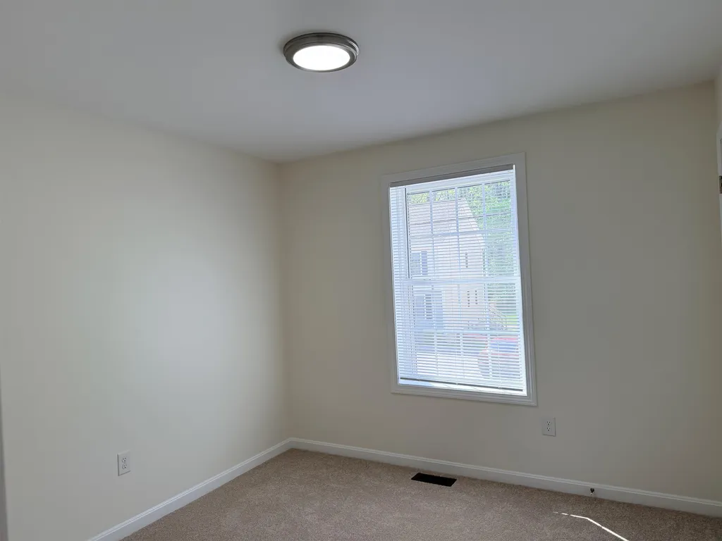 4B Red Oak Way Boscawen NH 03303