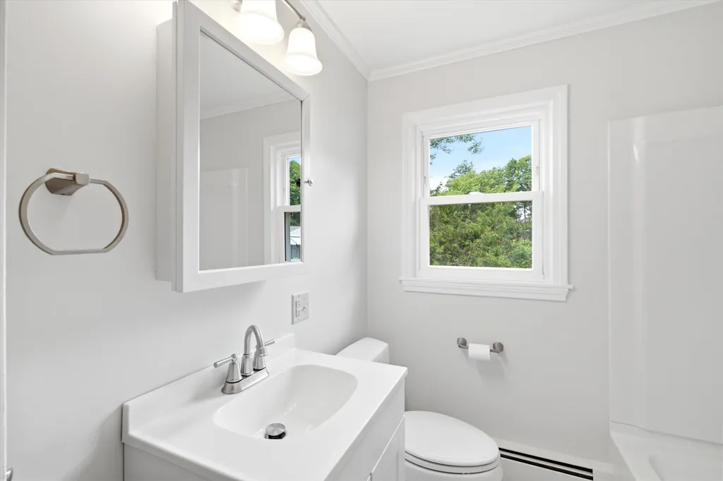 12 Bryant Road Nashua NH 03060
