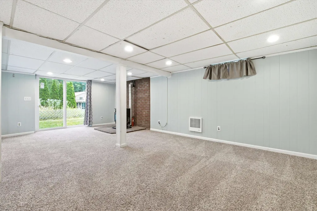 12 Bryant Road Nashua NH 03060