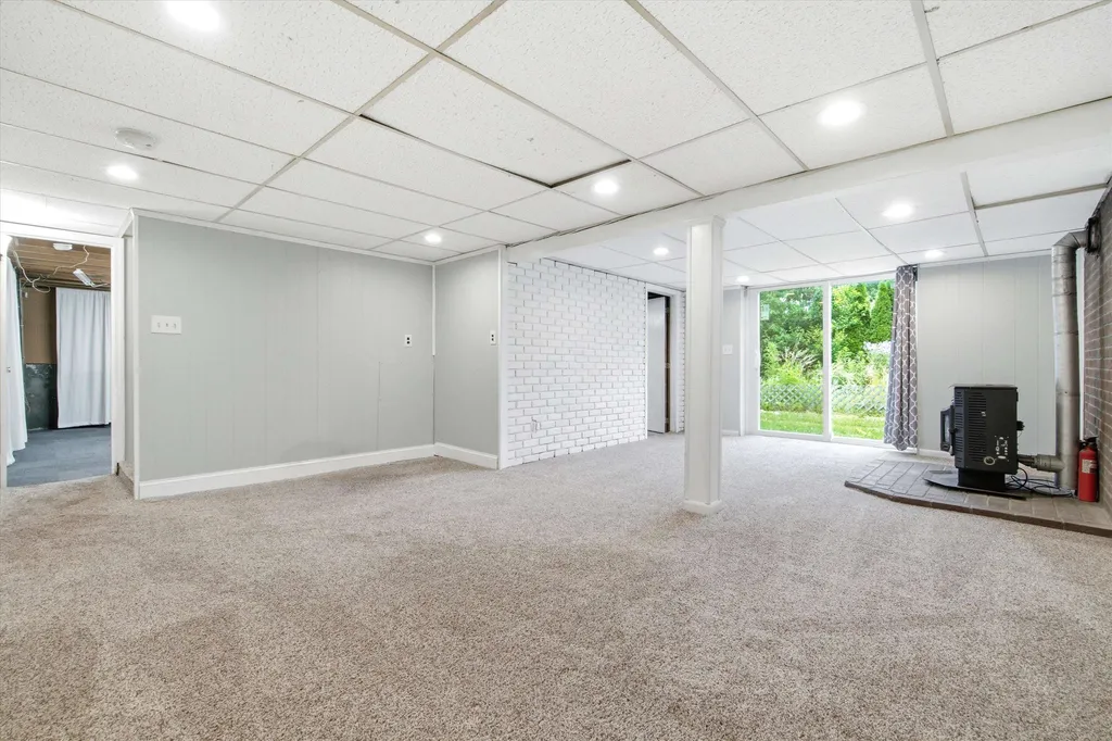 12 Bryant Road Nashua NH 03060