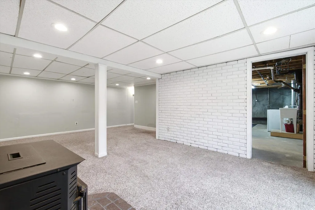 12 Bryant Road Nashua NH 03060