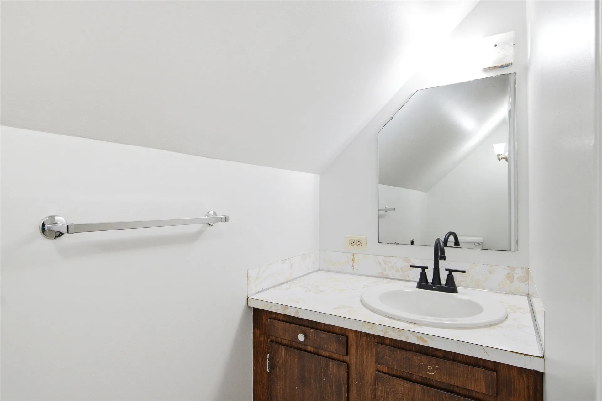 12 Bryant Road Nashua NH 03060