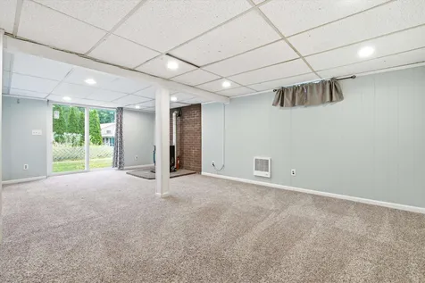 12 Bryant Road Nashua NH 03060