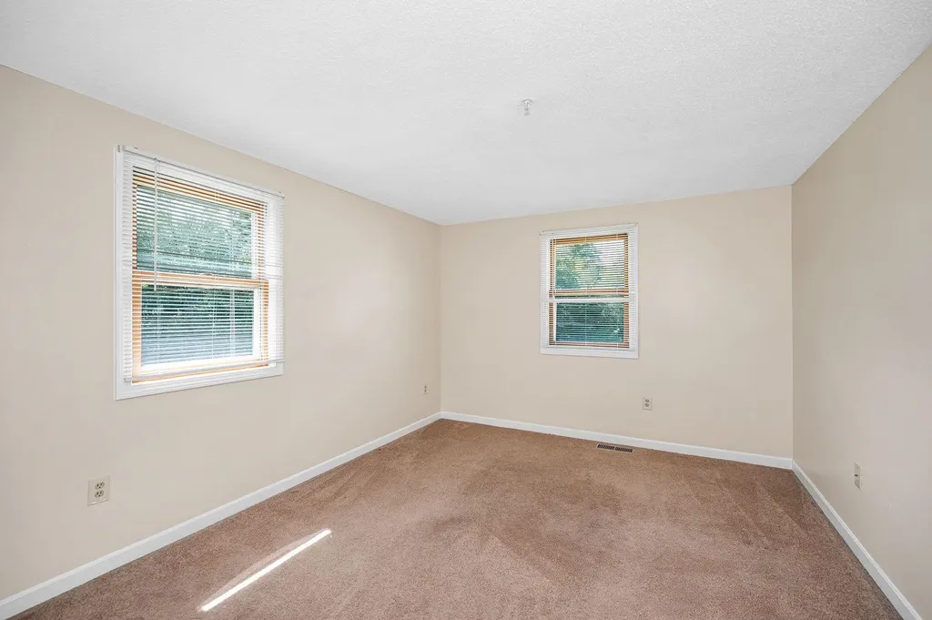 614 Elmwood Drive Hudson NH 03051