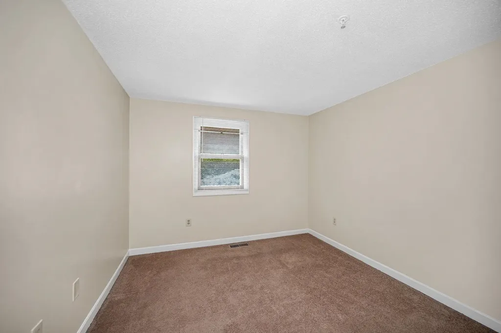 614 Elmwood Drive Hudson NH 03051