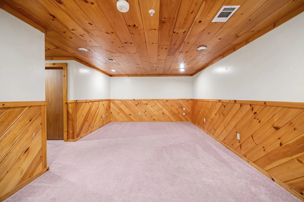 614 Elmwood Drive Hudson NH 03051