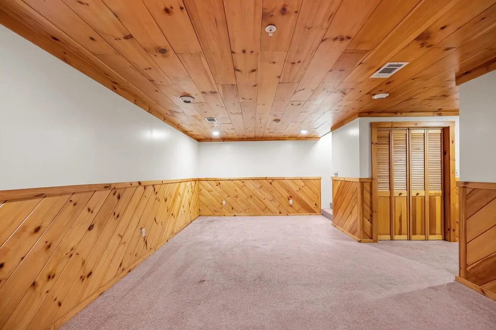 614 Elmwood Drive Hudson NH 03051