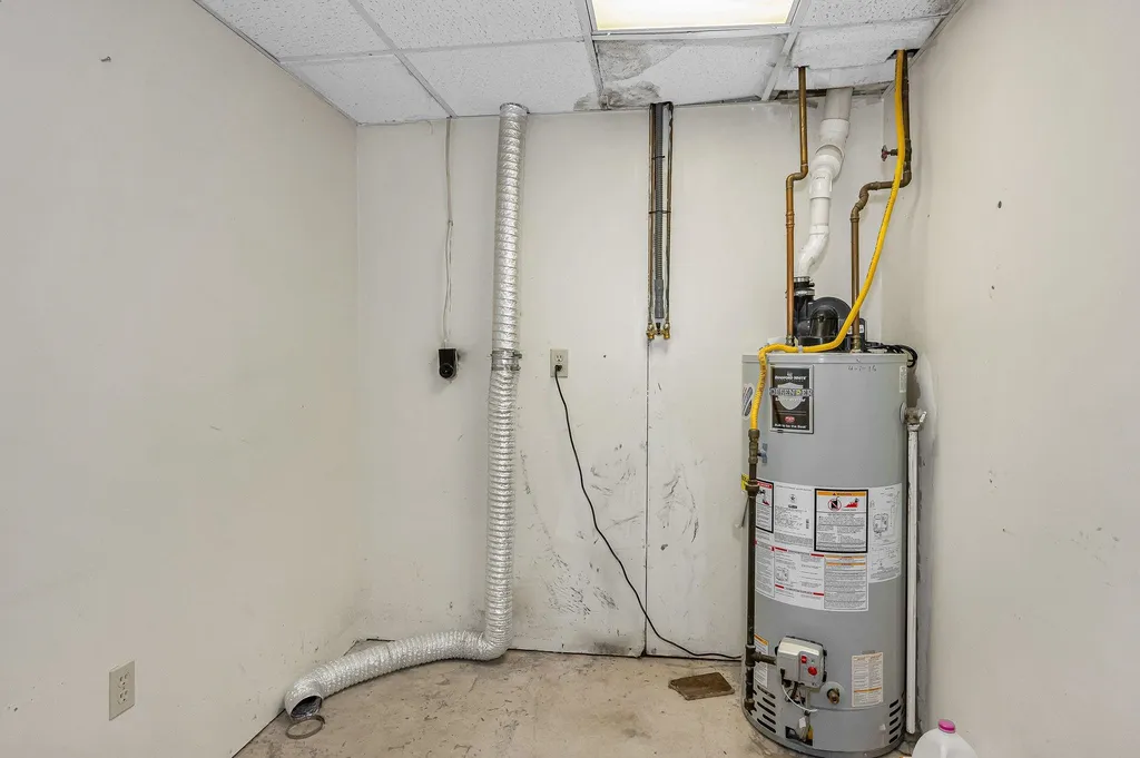614 Elmwood Drive Hudson NH 03051