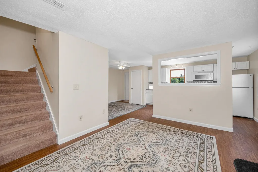 614 Elmwood Drive Hudson NH 03051