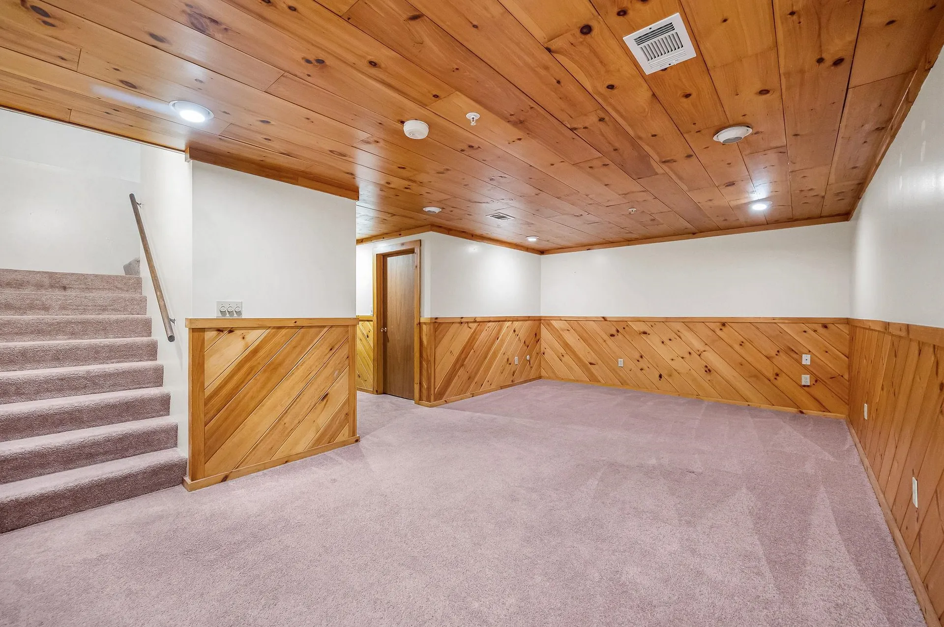 614 Elmwood Drive Hudson NH 03051