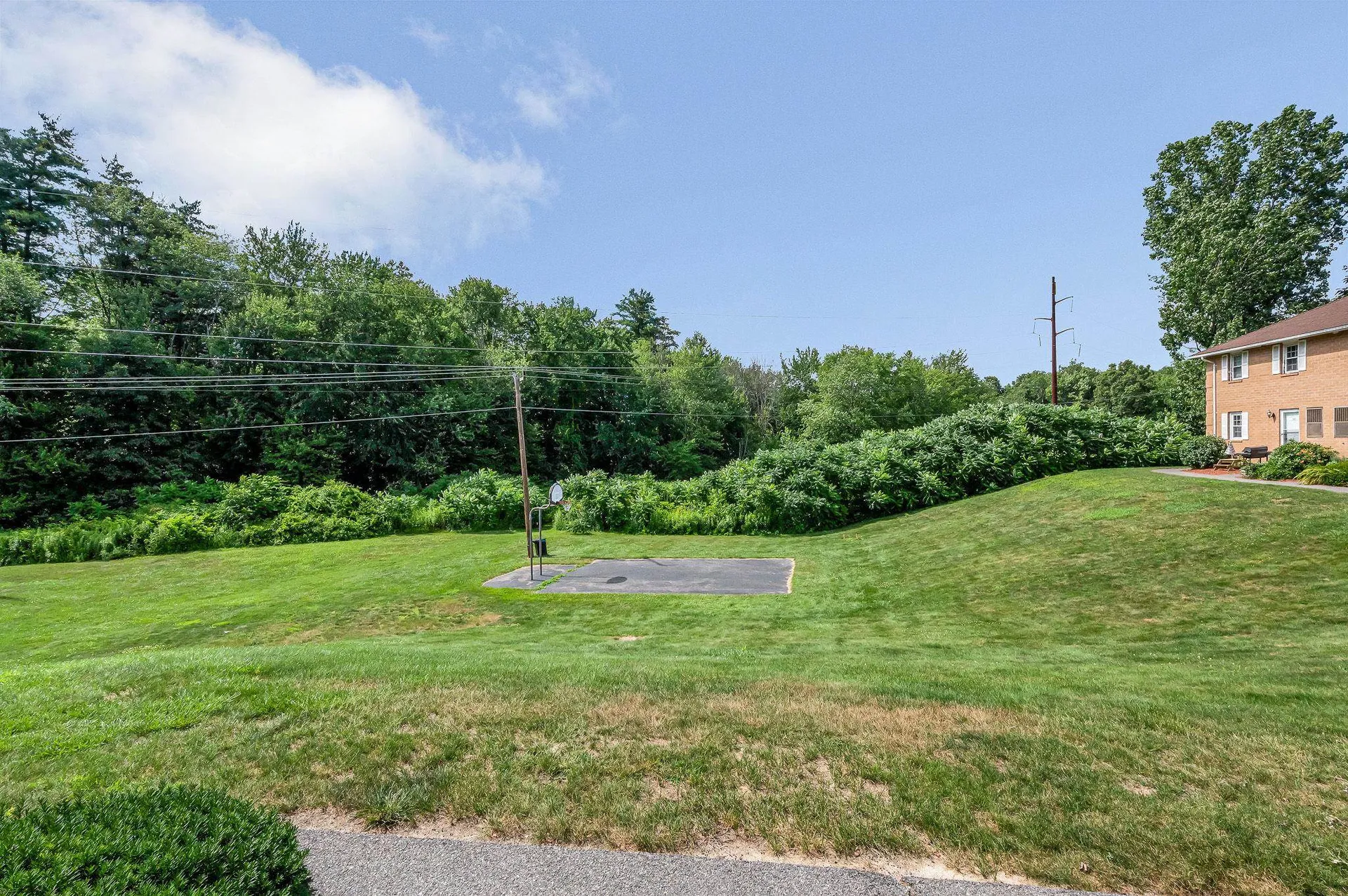 614 Elmwood Drive Hudson NH 03051