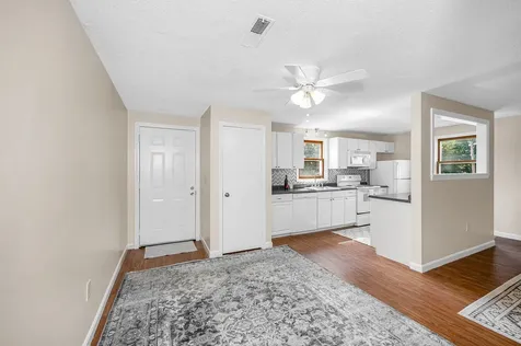 614 Elmwood Drive Hudson NH 03051