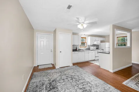 614 Elmwood Drive Hudson NH 03051