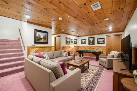614 Elmwood Drive Hudson NH 03051