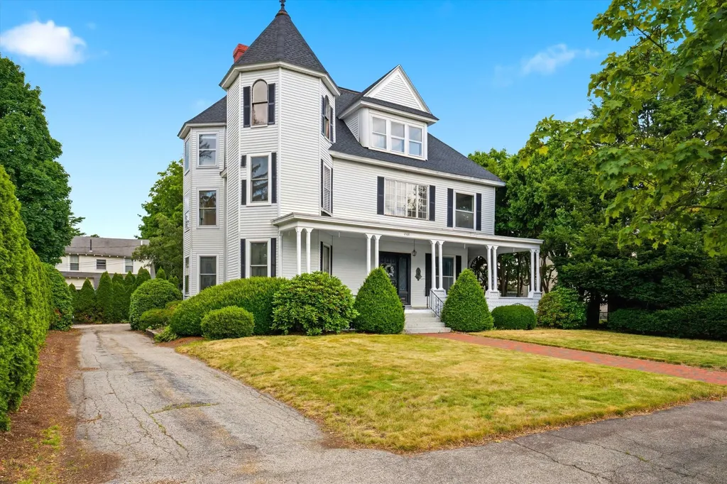 2108 Elm Street Manchester NH 03104