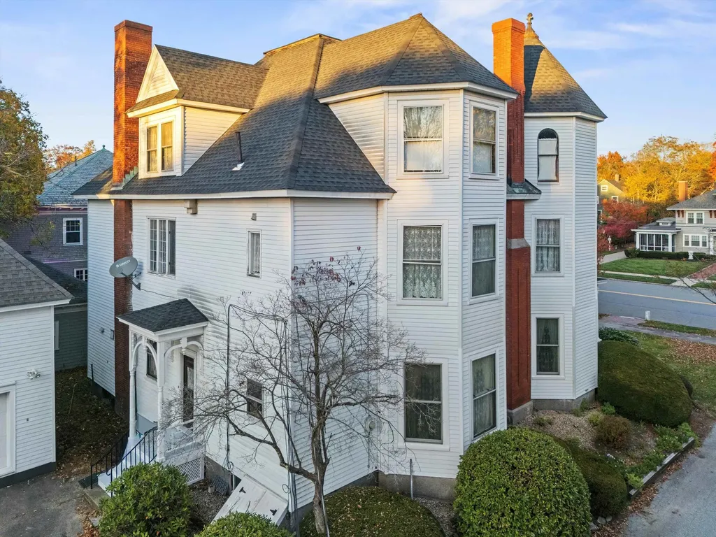 2108 Elm Street Manchester NH 03104