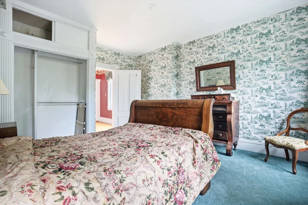 2108 Elm Street Manchester NH 03104