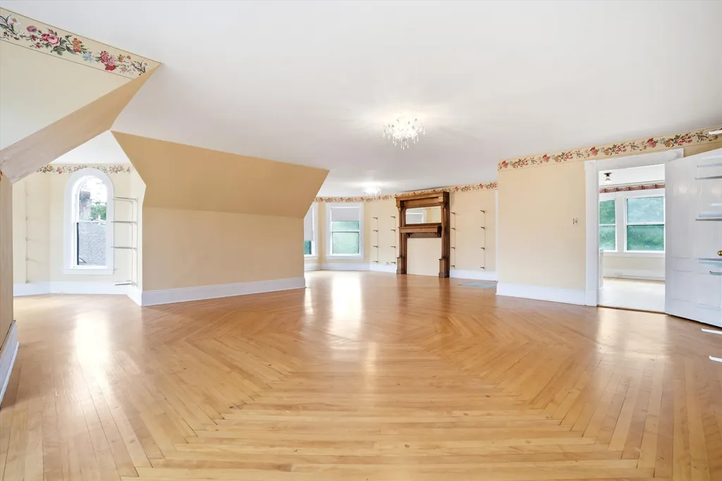 2108 Elm Street Manchester NH 03104