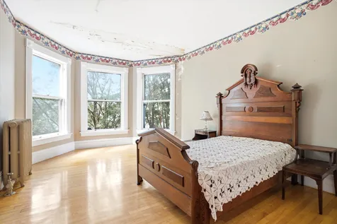 2108 Elm Street Manchester NH 03104