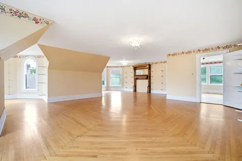 2108 Elm Street Manchester NH 03104