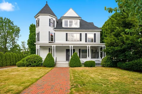 2108 Elm Street Manchester NH 03104
