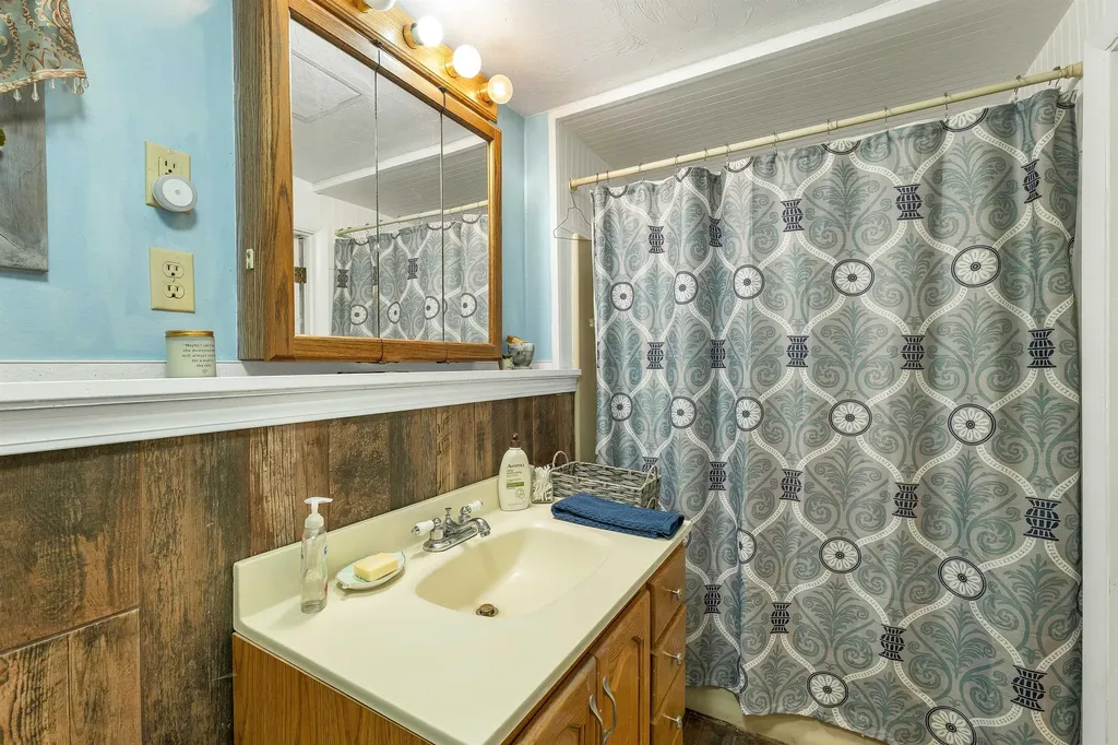 26 Wood Terrace Northwood NH 03261