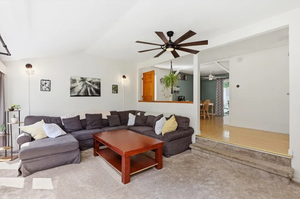 69 Carriage Hill Road Brattleboro VT 05301