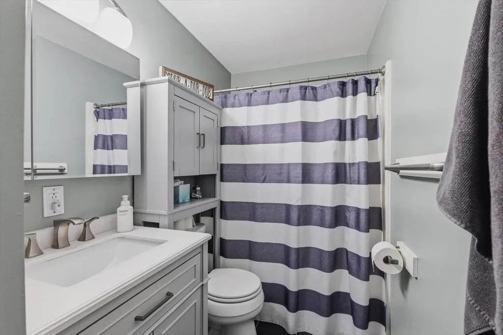 69 Carriage Hill Road Brattleboro VT 05301