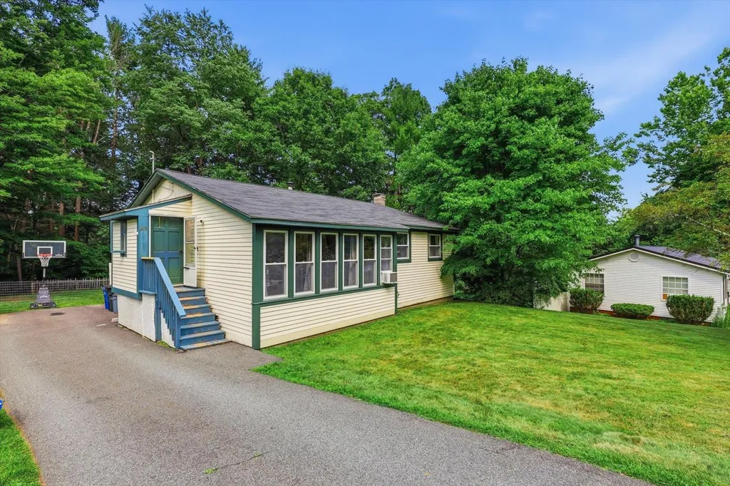 69 Carriage Hill Road Brattleboro VT 05301