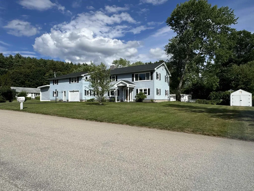 7 Wayne Street Hudson NH 03051