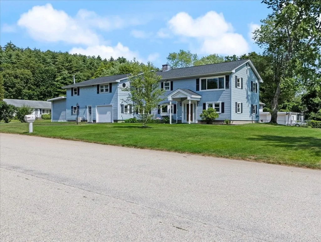 7 Wayne Street Hudson NH 03051