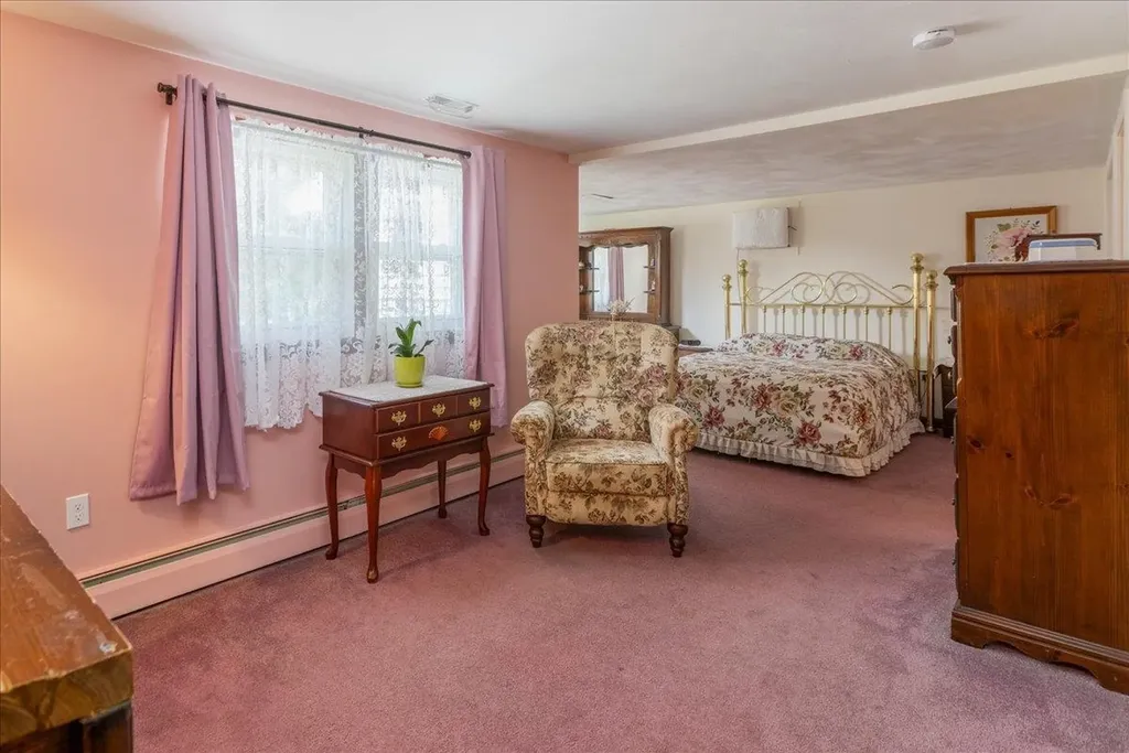 7 Wayne Street Hudson NH 03051