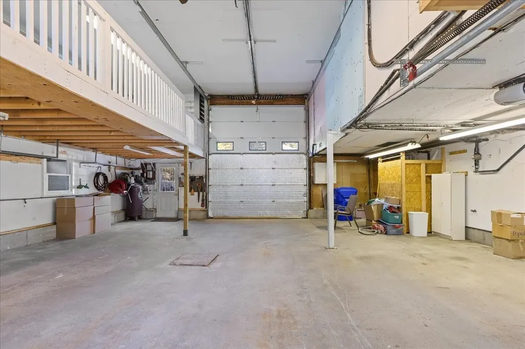 7 Wayne Street Hudson NH 03051