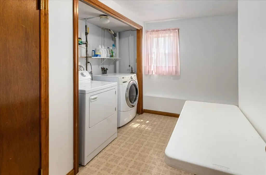 7 Wayne Street Hudson NH 03051