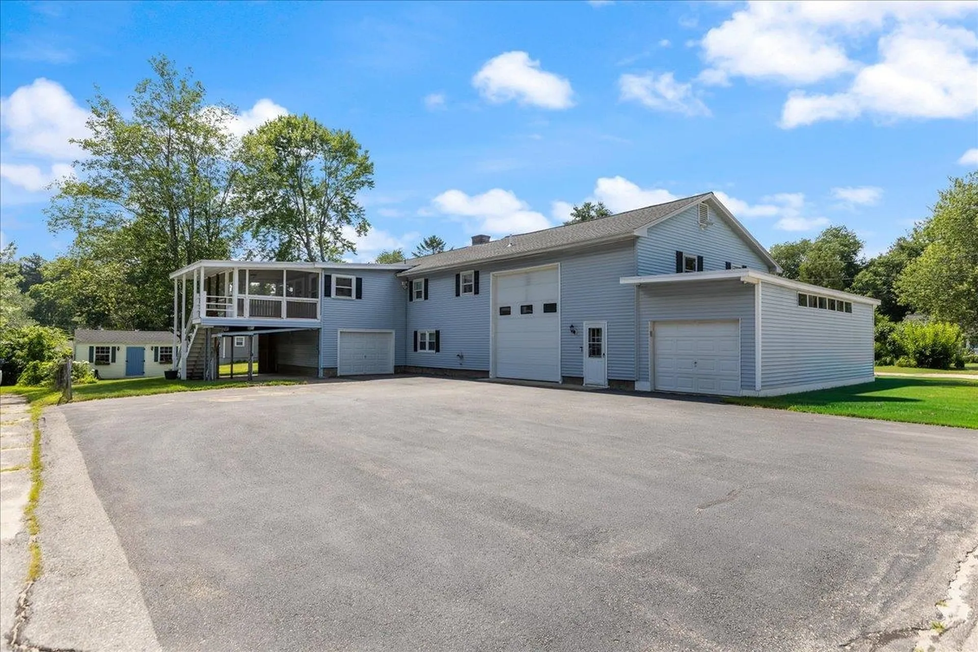 7 Wayne Street Hudson NH 03051