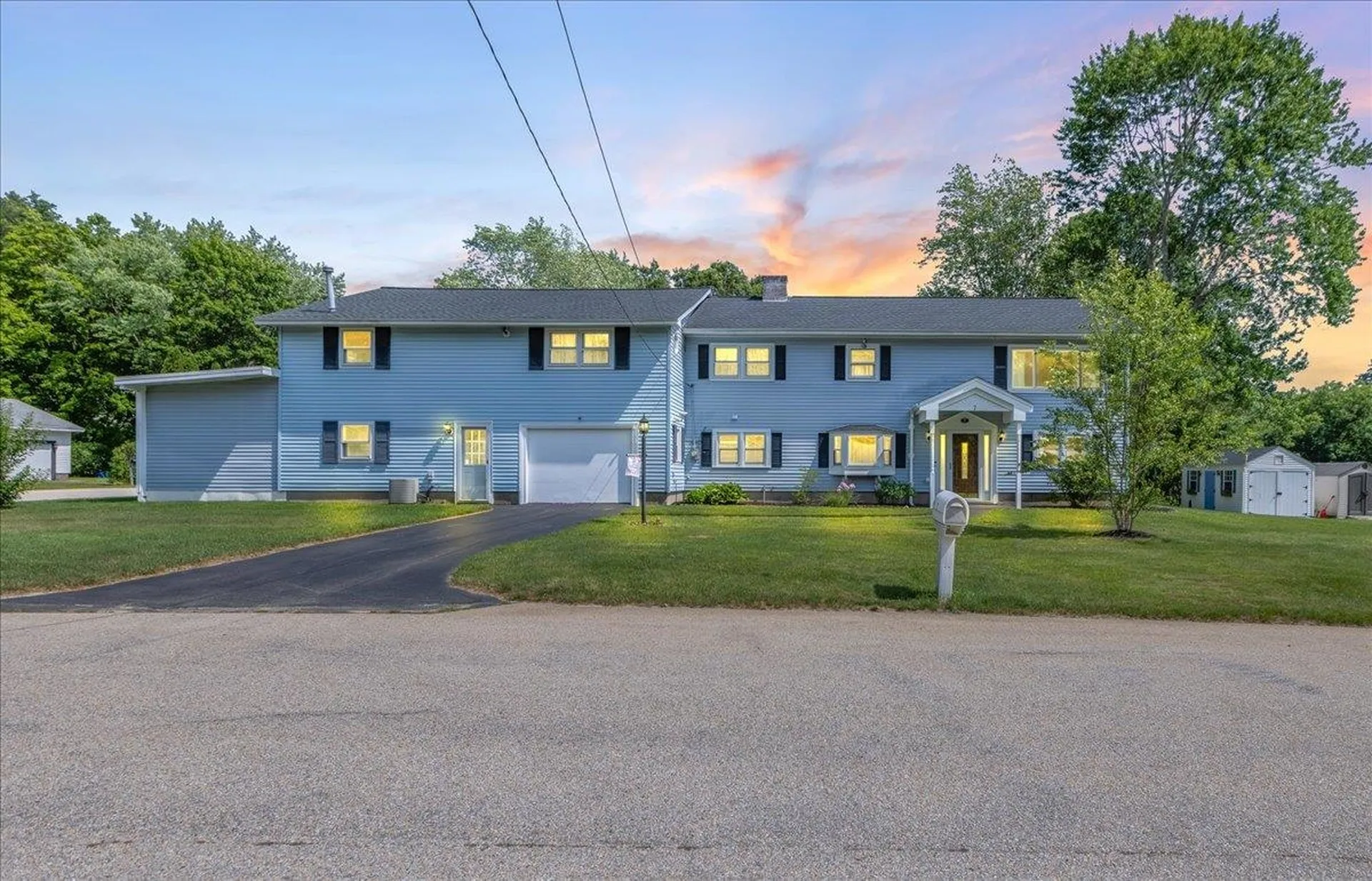 7 Wayne Street Hudson NH 03051